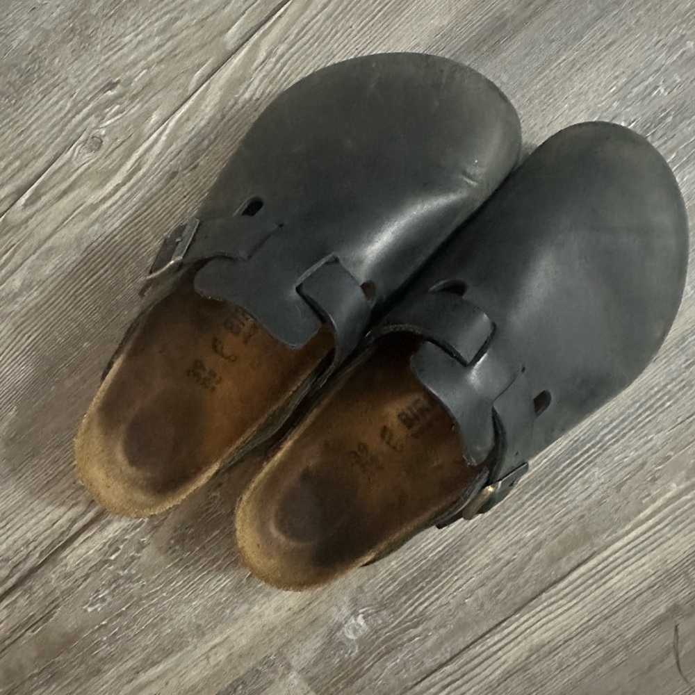 Birkenstock Boston Clogs in Charcoal Leather